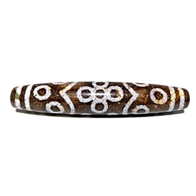 AN EXQUISITE LARGE SINO TIBETAN AGATE DZI BEAD 14 EYES 77MM