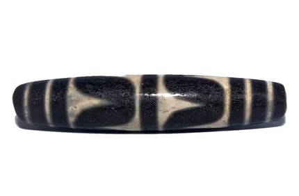 LARGE SINO-TIBETAN MASTER AGATE DZI BEAD 75MM