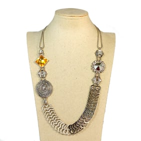 A STUNNING NECKLACE BY DESIGNER ERICKSON BEAMON 26" LONG