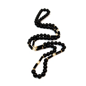 AN ELEGANT VINTAGE ONYX AND JAPANESE  AKOYA PEARL NECKLACE 30"