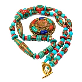 A STUNNING LARGE TIBETAN INLAY NECKLACE 28"