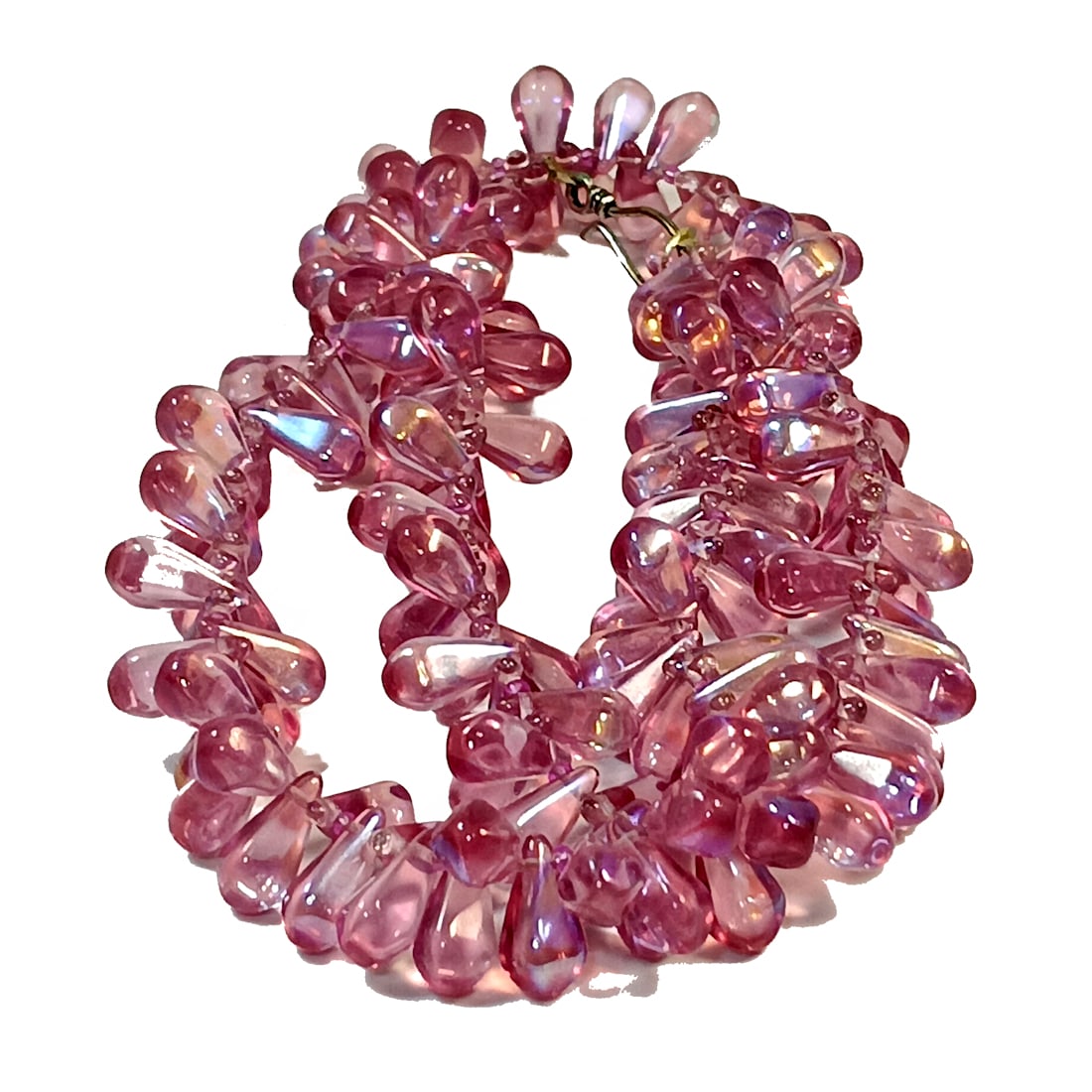 A STUNNING VINTAGE NECKLACE ALEXANDRITE GLASS DROPS 24": OFFERED HERE IS A STUNNING VINTAGE NECKLACE ALEXANDRITE GLASS DROPS. IT MEASURES 24" LONG. THE COLOR CHANGING ALEXANDRITE GLASS IS BREATHTAKING. WE PROVIDE IN-HOUSE SHIPPING FOR YOUR CONVENIENCE.