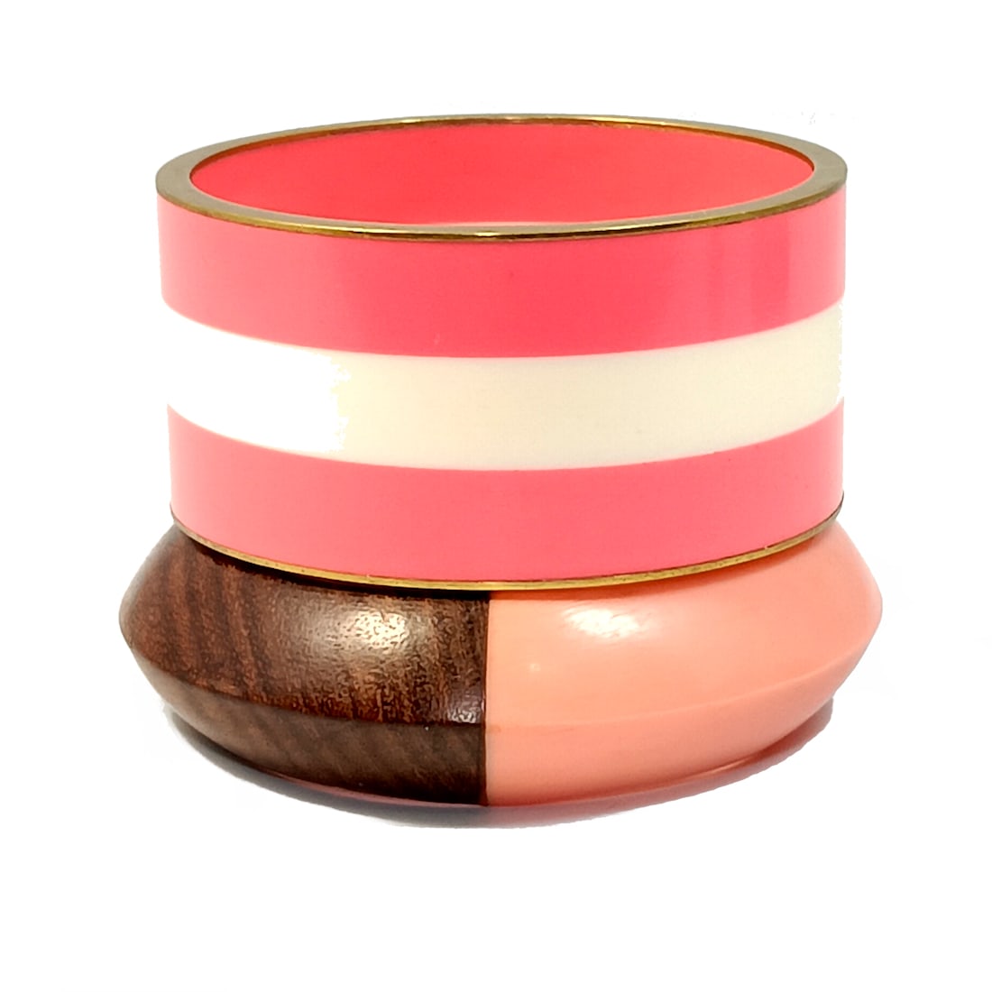 A LOT OF 2 WONDERFUL LUCITE AND WOOD BANGLE: OFFERED HERE IS A LOT OF 2 WONDERFUL LUCITE AND WOOD BANGLES. THEY ARE LARGE AND THE INNER DIAMETERS RANGE BETWEEN 2.5" TO 2.6". WE PROVIDE/COMBINE IN-HOUSE SHIPPING.