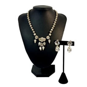 AN OUTSTANDING VINTAGE SCHOEFFEL AUSTRIA NECKLACE WITH EARRINGS