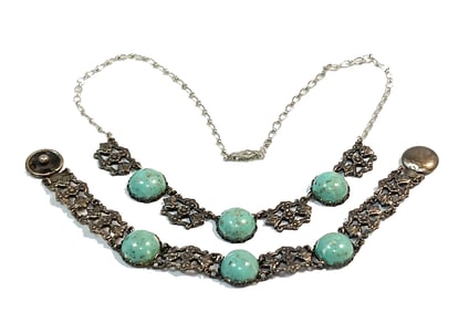 AN ANTIQUE  ART DECO NECKLACE AND BRACELET SET 1920S