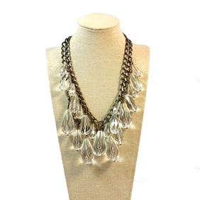 A STUNNING VINTAGE STATEMENT NECKLACE FACETED GLASS AND LUCITE DROPS 17"