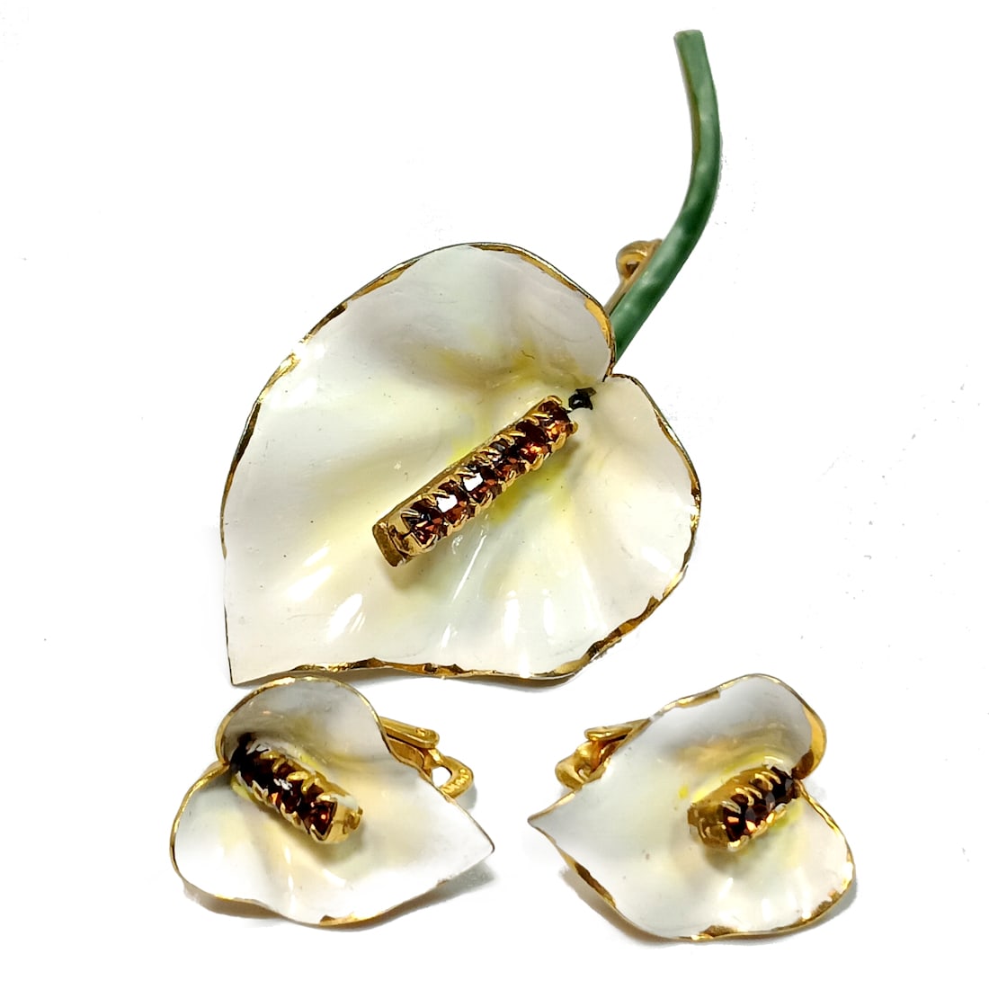 A VINTAGE SANDOR BROOCH AND EARRINGS SET 3" LONG: OFFERED HERE IS A VINTAGE SANDOR BROOCH AND EARRINGS SET. THE BROOCH IS 3" LONG. WE PROVIDE/COMBINE IN-HOUSE SHIPPING.