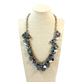 A BEAUTIFUL NECKLACE OF PEARLS AND LABRADORITE STERLING CLASP 19"