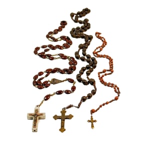 3 OLD ROSARIES OLIVE AND CAROB