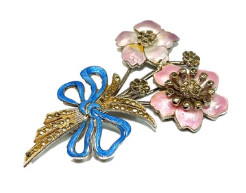 A  VINTAGE DECO ENAMELED STERLING MARCASITE FLOWER BROOCH GERMANY