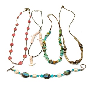 A VINTAGE SOUTHWESTERN JEWELRY LOT