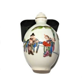 ANTIQUE CHINESE ANTIQUE FAMILLE ROSE PORCELAIN SNUFF BOTTLE TONGZHI MARK 19TH C