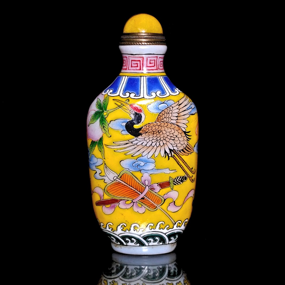 A VERY FINE CHINESE ENAMEL ON MILK GLASS SNUFF BOTTLE STORKS PEACHES: THE FINE CHINESE ENAMELED SNUFF BOTTLE FEATURES STORKS. IT ALSO FEATURES THE IMMORTAL OBJECTS AND PEACHES. THE FOOT AND NECK ARE FINELY DECORATED AS WELL. THE BOTTLE IS 3.4"TALL AND BEARS AQIANLONG DA