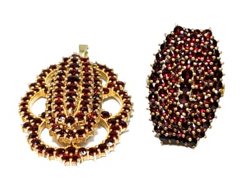 A WONDERFUL ANTIQUE GARNET RING SIZE 7 AND A PENDANT BOTH 900 SILVER