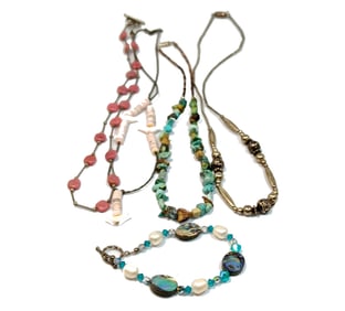 A VINTAGE SOUTHWESTERN JEWELRY LOT TURQUOISE ABALONE SHELL STONES
