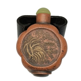 FINE ANTIQUE CHINESE 19TH C SLIP DECORATED YIXING SNUFF BOTTLE