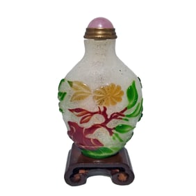 FINE CHINESE 6 COLOR PEKING GLASS SNUFF BOTTLE PEONY LINGHZI