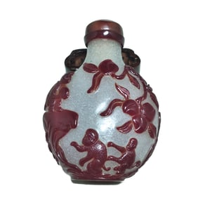 FINE CHINESE ANTIQUE 19TH C PEKING GLASS SNUFF BOTTLE MONKEYS PEACHES