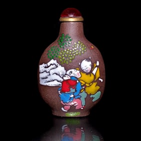 FINE CHINESE ENAMELED YIXING ZISHA CLAY SNUFF BOTTLE BOYS