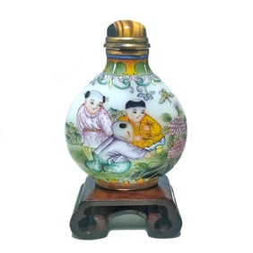A VERY FINE CHINESE ENAMEL SNUFF BOTTLE BOYS QIANLONG MARK