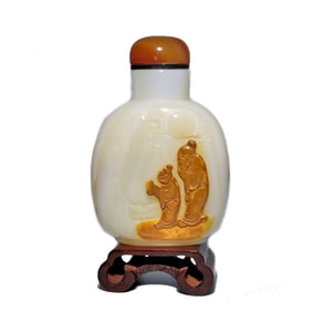 A WONDERFUL CHINESE CARVED AGATE SNUFF BOTTLE SHOULAO PEACH