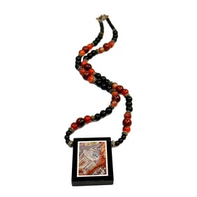 A STUNNING  ESTATE NECKLACE  ONYX WITH PICTURE AGATE INLAY 17" LONG