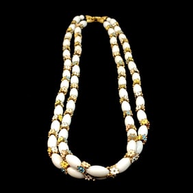 A BEAUTIFUL VINTAGE CROWN TRIFARI NECKLACE 20"   CIRCA THE 1950S