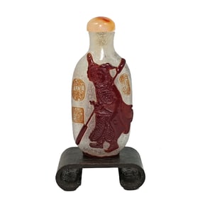 VERY FINE ANTIQUE CHINESE PEKING GLASS SNUFF BOTTLE 19TH C WARRIOR SWORD MAKER