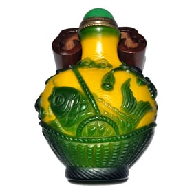 FINE CHINESE SNUFF BOTTLE YELLOW PEKING GLASS KOI FISH BASKET