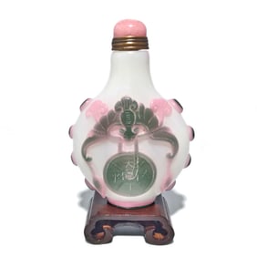 FINE CHINESE PEKING GLASS SNUFF BOTTLE BATS COINS