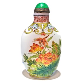 FINE CHINESE ENAMEL ON GLASS SNUFF BOTTLE DRAGONFLY FROGS LOTUS QIANLONG MARK