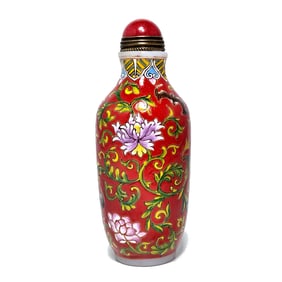 FINE CHINESE ENAMEL GLASS SNUFF BOTTLE RED FAMILLE ROSE QIANLONG MARK