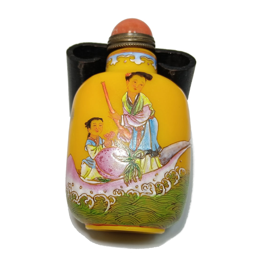 FINE IMPERIAL CHINESE SNUFF BOTTLE ENAMEL ON GLASS QIANLONG MARK: THE FINE CHINESE ENAMELED SNUFF BOTTLE FEATURES MOTHER AND CHILD IN A BOAT, WITH GREAT DETAIL ON BOTH SIDES, ON YELLOW GLASS BACKGROUND. THE BOTTLE IS 2.9" TALL. IT BEARS A QIANLONG MARK. STANDS ARE F