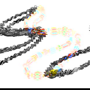 A BEAUTIFUL VINTAGE NECKLACE VENETIAN BEADS 23": THIS LOT FEATURES A BEAUTIFUL VINTAGE VENETIAN BEADS NECKLACE . THE NECKLACE IS 23" LONG. WE PROVIDE FREE IN-HOUSE SHIPPING WITHIN THE U.S.