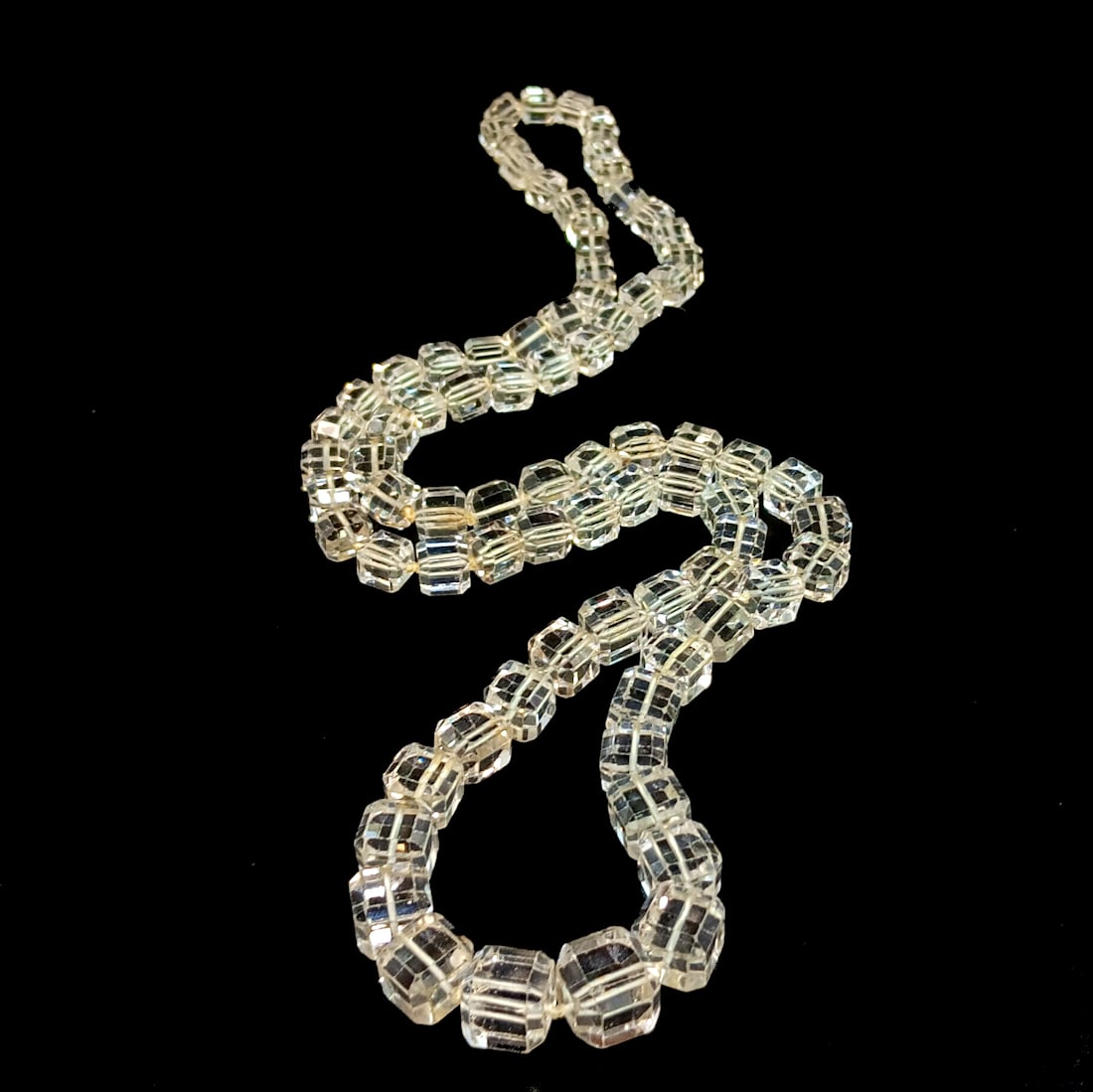 A MASSIVE ART DECO 1920S GENUINE ROCK CRYSTAL NECKLACE 32" 147 GRAMS (1 of 4)