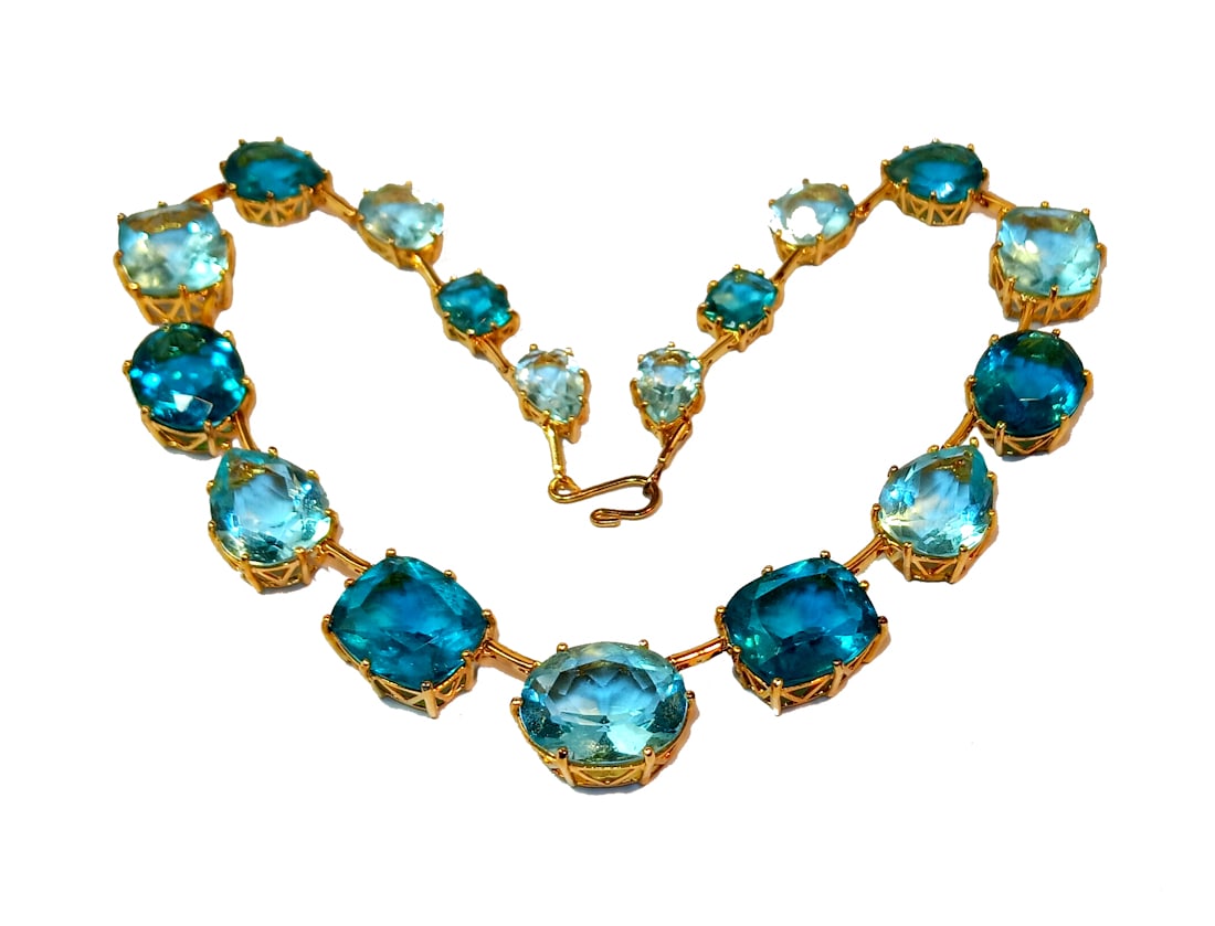 A GLAMOROUS HIGH-END VINTAGE NECKLACE 16" IN AQUA SHADES, LARGE STONES (1 of 4)