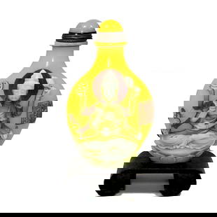 A CARVED CHINESE PEKING GLASS OVERLAY SNUFF BOTTLE GUANYIN QIANLONG SEAL: THE FINE CHINESE PEKING GLASS SNUFF BOTTLE DEPICTS GUANYIN/TARA WITH SIX ARMS AND ON THE OTHER SIDE GUANYIN IN MEDITATION. IT IS CARVED IN 4 LAYERS OF PEKING GLASS. THE QUALITY IS BREATHTAKING. THE BO