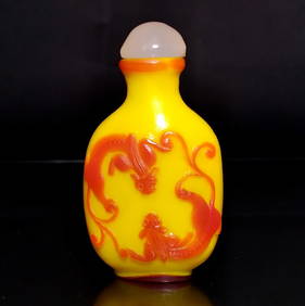 A FINE ANTIQUE CHINESE PEKING GLASS RED YELLOW SNUFF BOTTLE 18-19C CHI DRAGONS BAT (1 of 8)