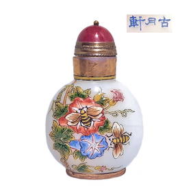 A VERY FINE 19TH C ANTIQUE CHINESE MILK GLASS ENAMELED SNUFF BOTTLE GRAPES FLORAL (1 of 6)