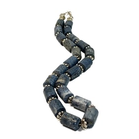 AN EXQUISITE VINTAGE BLUE CORAL NECKLACE 22" 108 GRAMS