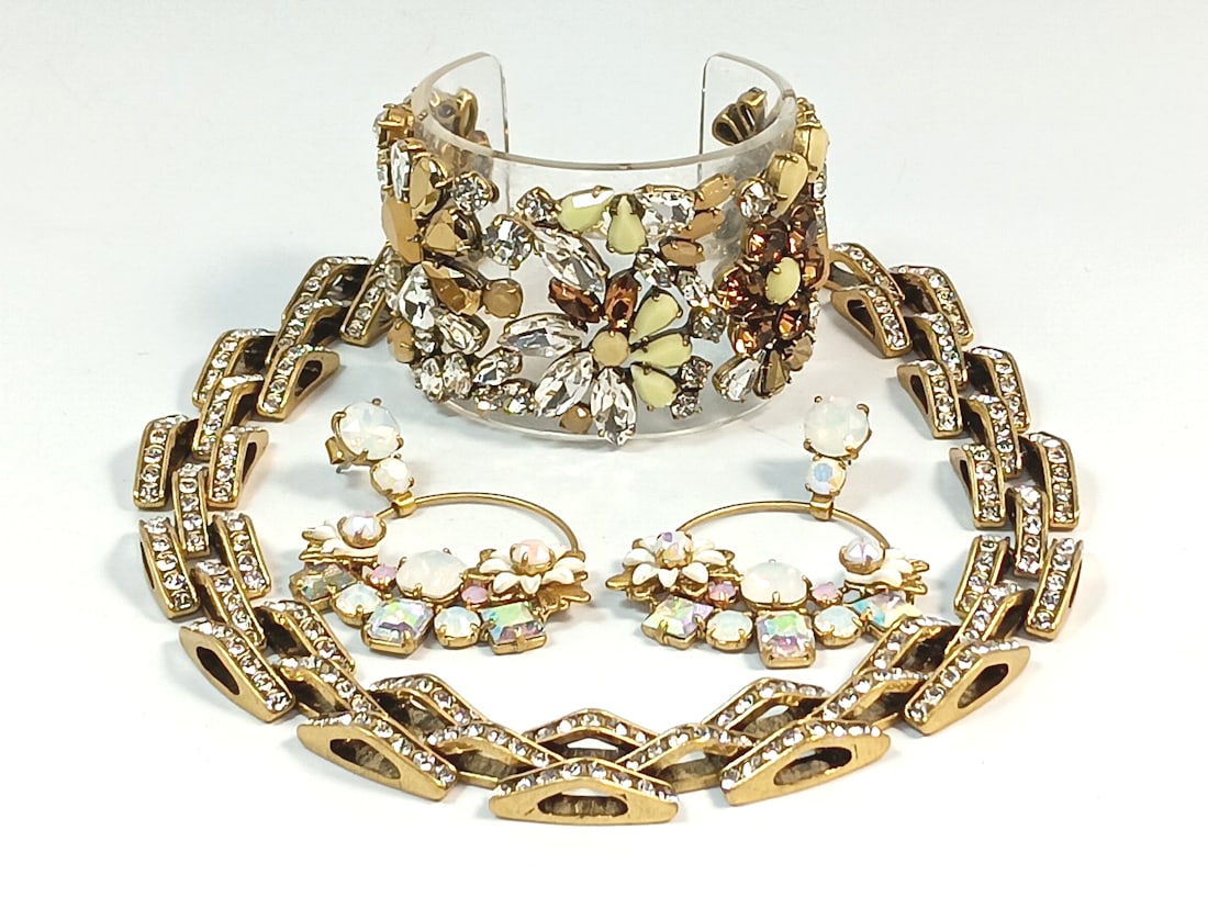 AN IMPRESSIVE J. CREW LOT OF NECKLACE CUFF AND EARRINGS (1 of 3)