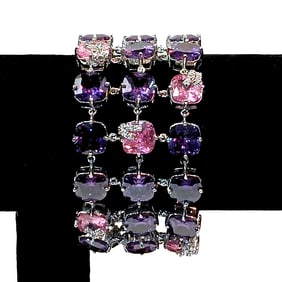 A SUPERB BRACELET WITH BIG CUBIC ZIRCONIA STONES IN PRONGS 7.5"