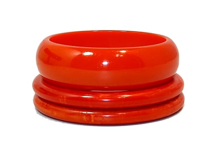 A SUPERB VINTAGE LOT OF 3 BAKELITE BANGLES BRACELETS
