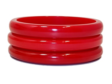 A BEAUTIFUL VINTAGE LOT OF 3 BAKELITE BANGLES BRACELETS IN RED
