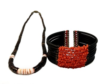 A VINTAGE SOUTHWESTERN JEWELRY LOT CORAL HEISHI NECKLACE BRACELET