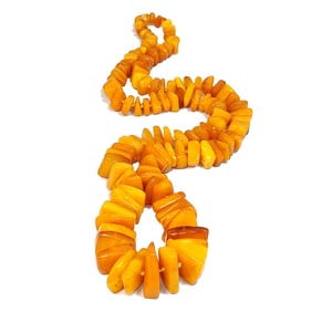 A SUPERB LARGE 93 GRAMS NATURAL BUTTERSCOTCH BALTIC AMBER NECKLACE 28"