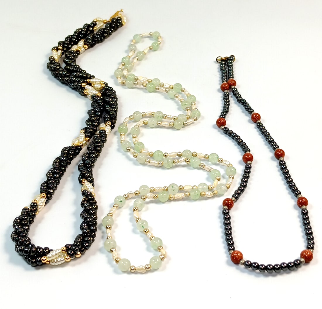 LOT OF 3 NATURAL STONES ONYX JADE HEMATITE AND PEARL NECKLACES (1 of 2)