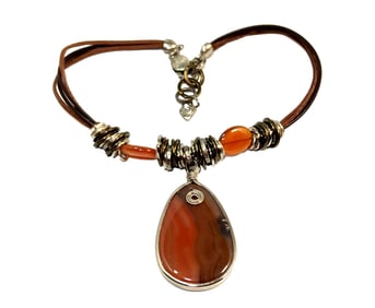 A BEAUTIFUL VINTAGE AGATE NECKLACE 18"