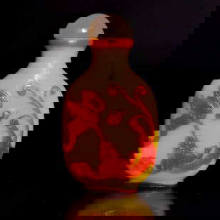 A FINE ANTIQUE CHINESE PEKING GLASS RED YELLOW SNUFF BOTTLE 18-19C CHI DRAGONS BAT: THE FINE ANTIQUE CHINESE SNUFF BOTTLE IS SO WELL CARVED ALL AROUND WITH GREAT DETAIL. IT FEATURES CHI DRAGONS AND A BAT IN RED OVER IMPERIAL YELLOW. THE BOTTLE IS 3.1 INCHES TALL. THE BOTTLE BEAR A JA