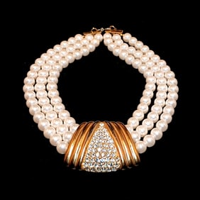 A FINE VINTAGE SIGNED 3 STRANDS GLASS PEARLS NECKLACE BY RHEA